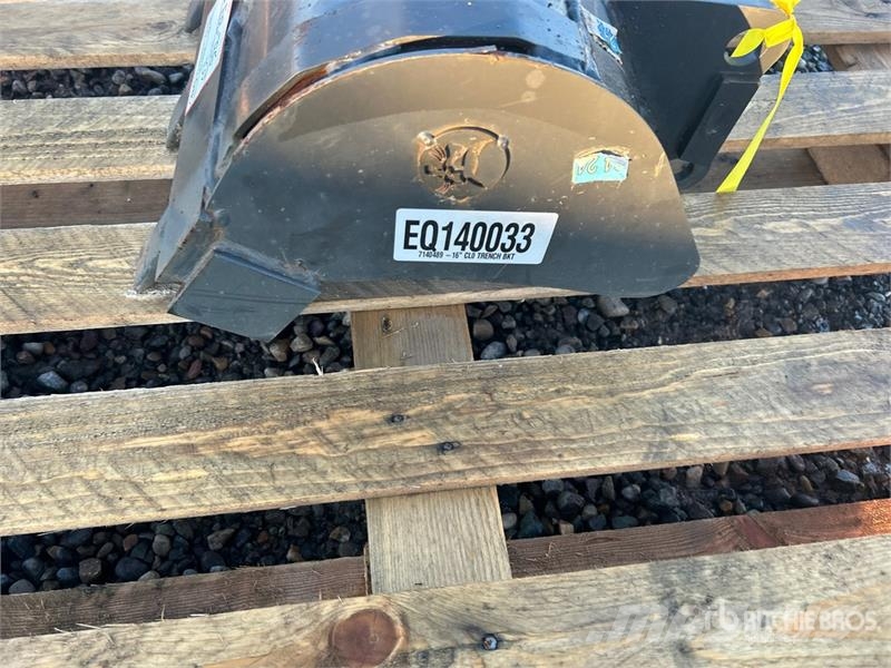 Bobcat 16 in Digging Excavator Bucket - Fits Bobcat E10 Kašike / Korpe