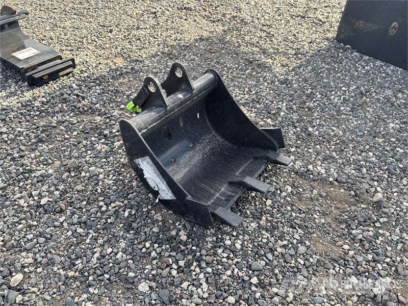 Bobcat 16 in Digging Excavator Bucket (Unused) Buckets
