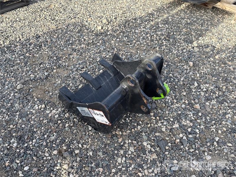 Bobcat 16 in Digging Excavator Bucket (Unused) Buckets