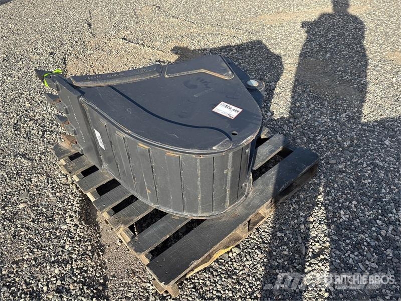 Bobcat 18 in Digging Excavator Bucket (Unused) Kanalak