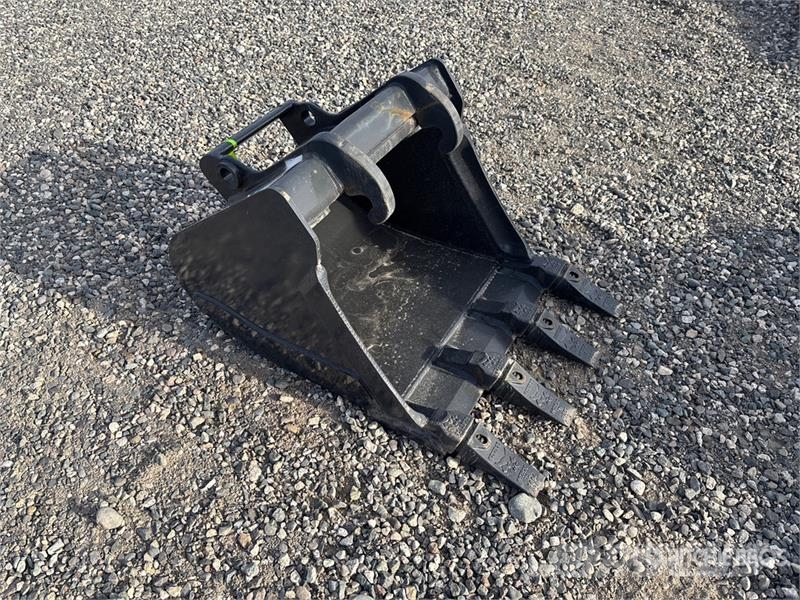 Bobcat 20 in Digging Excavator Bucket (Unused) Kovalar