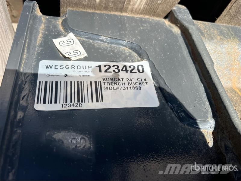 Bobcat 24 in Digging Excavator Bucket (Unused) Kašike / Korpe