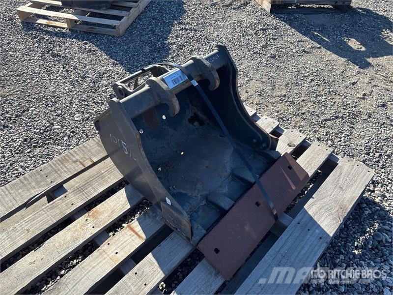 Bobcat 24 in Digging Excavator Bucket Buckets