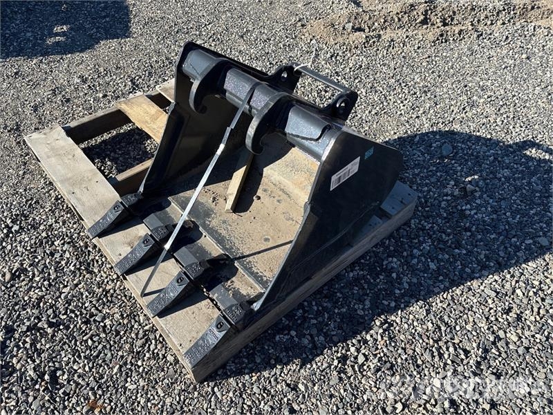Bobcat 24 in Digging Excavator Bucket (Unused) Kanalak