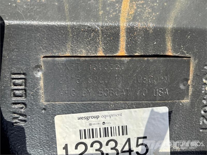 Bobcat 24 in Digging Excavator Bucket (Unused) Buckets