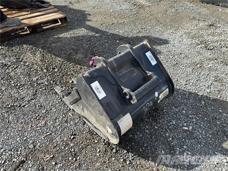 Bobcat 24 in Digging Excavator Bucket (Unused) Godet