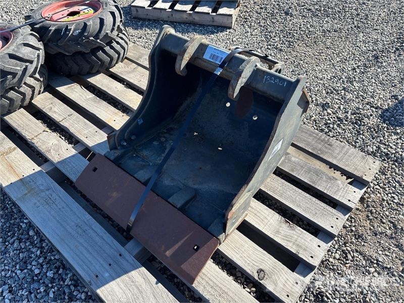 Bobcat 24 in Digging Excavator Bucket Buckets