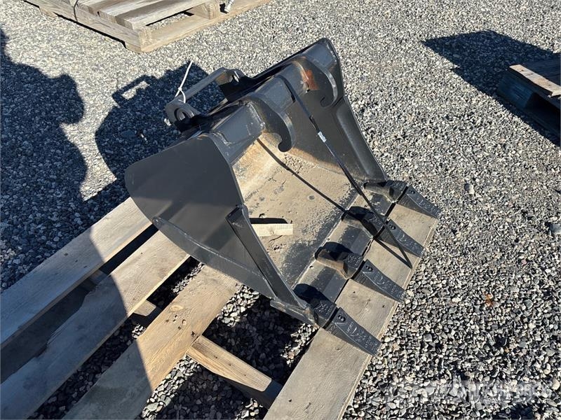 Bobcat 24 in Digging Excavator Bucket (Unused) Kanalak