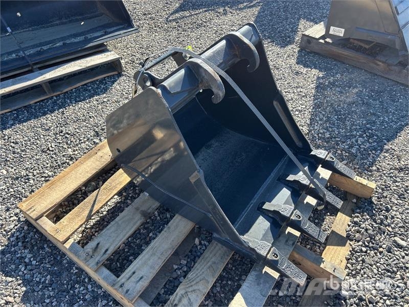 Bobcat 24 in Digging Excavator Bucket (Unused) Buckets