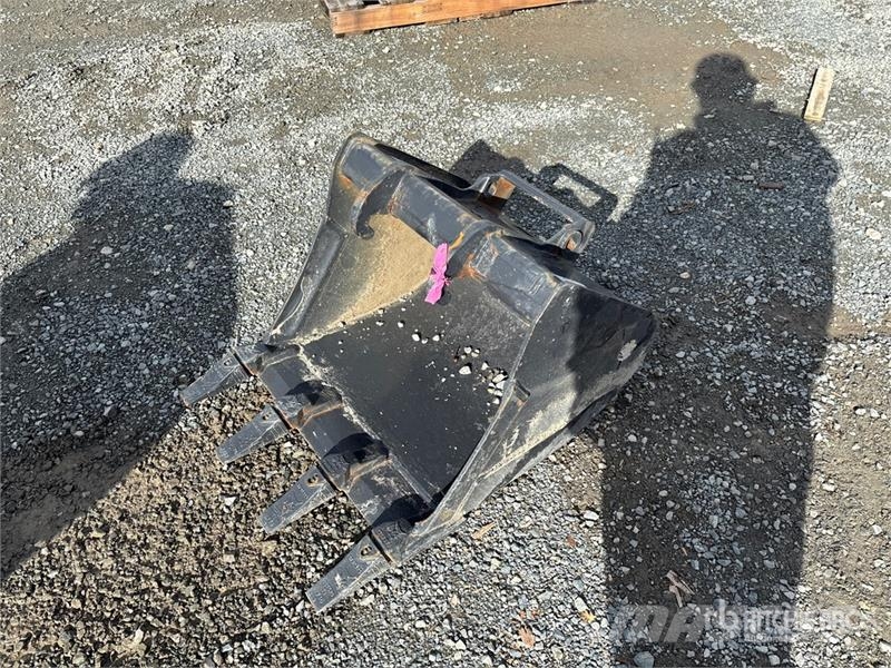 Bobcat 24 in Digging Excavator Bucket (Unused) Godet