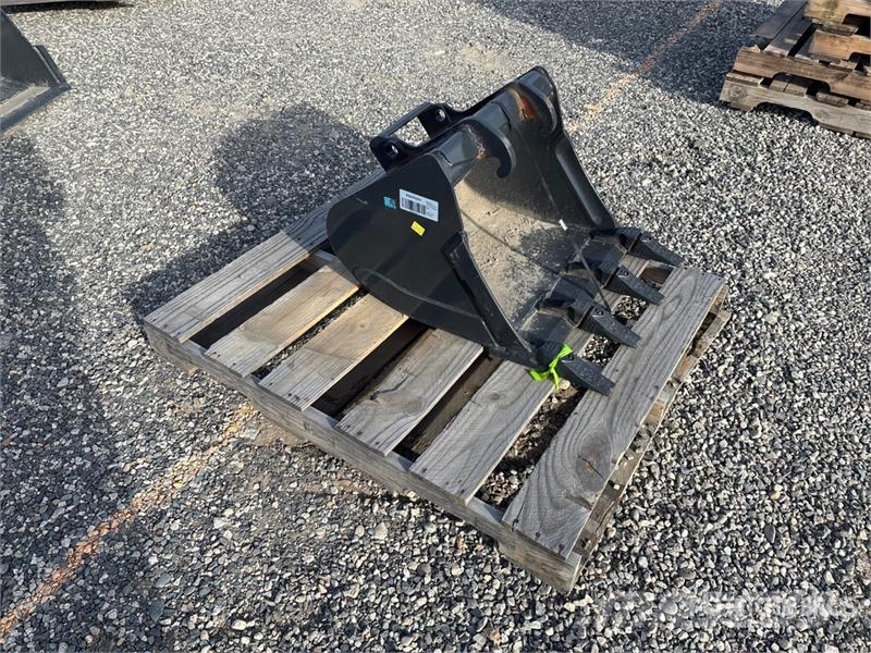 Bobcat 24 in Digging Excavator Bucket (Unused) Kanalak