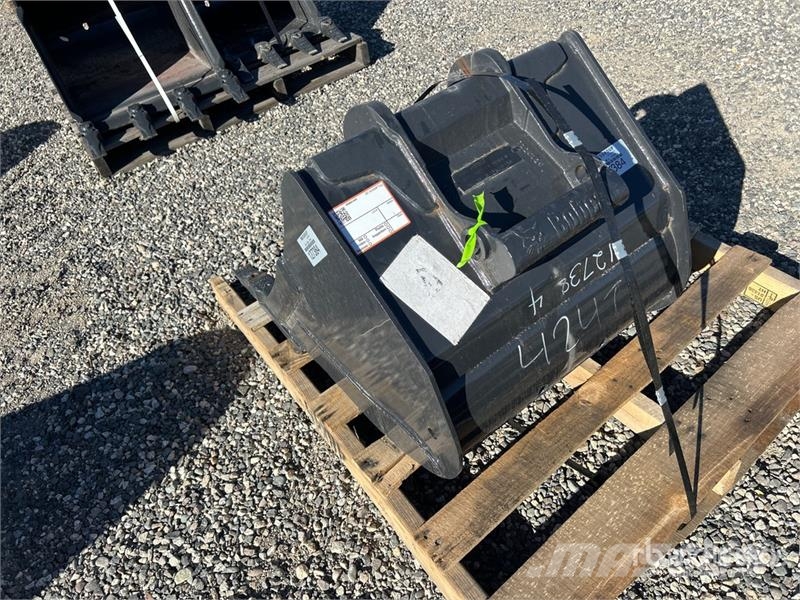 Bobcat 24 in Digging Excavator Bucket (Unused) Buckets