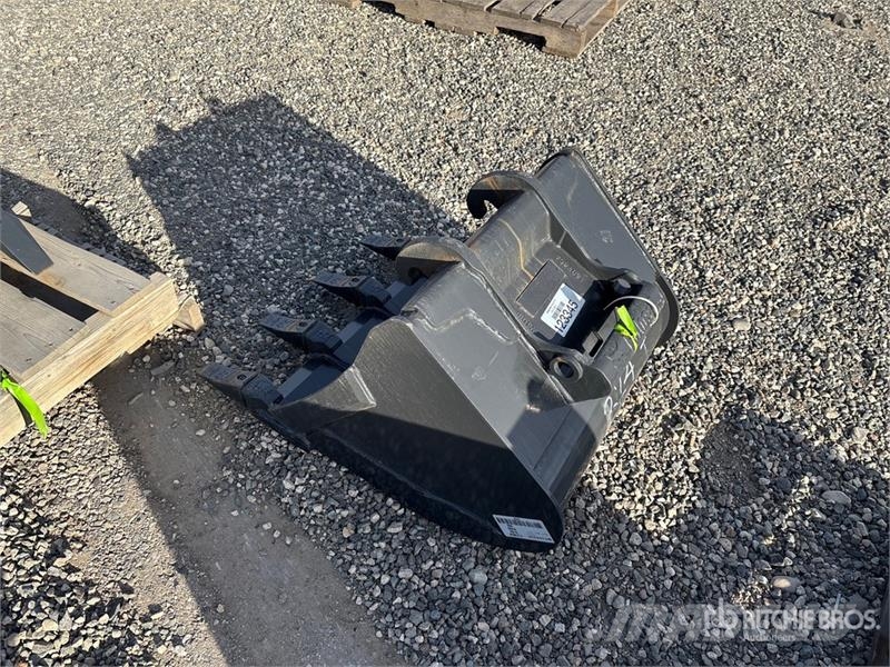 Bobcat 24 in Digging Excavator Bucket (Unused) Buckets