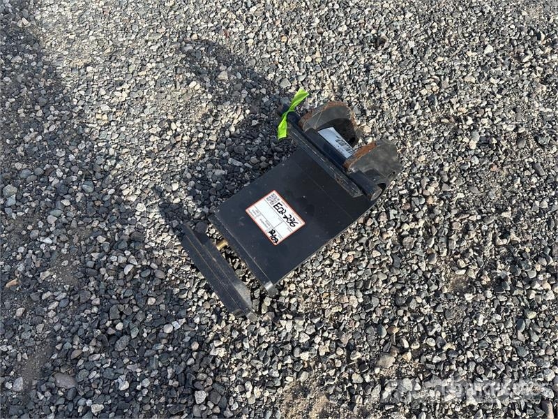 Bobcat 324/E20 Excavator Bolt On Bracket (Unused) Drugi deli