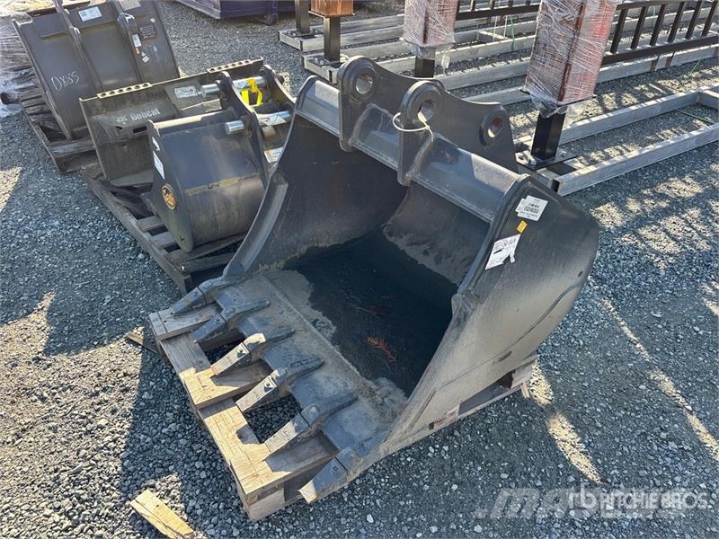 Bobcat 36 in Digging Excavator Bucket (Unused) Buckets