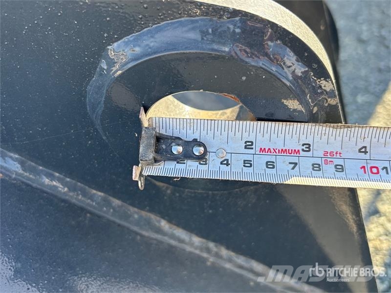 Bobcat 36 in Digging Excavator Bucket (Unused) Buckets
