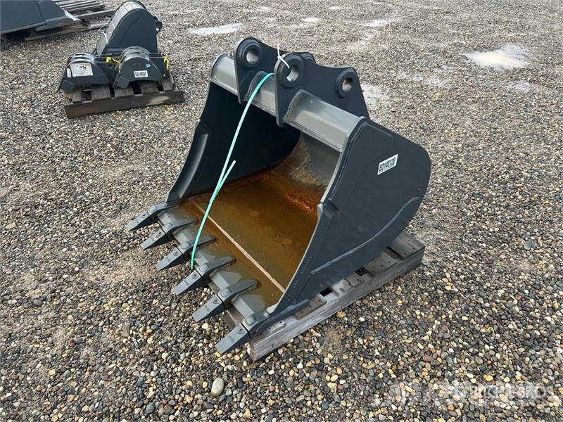 Bobcat 36 in Excavator Bucket - Fits Bobcat E80 دلاء