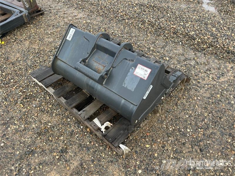 Bobcat 36 in Q/C Digging Excavator Bucket - Fits Bobcat E دلاء