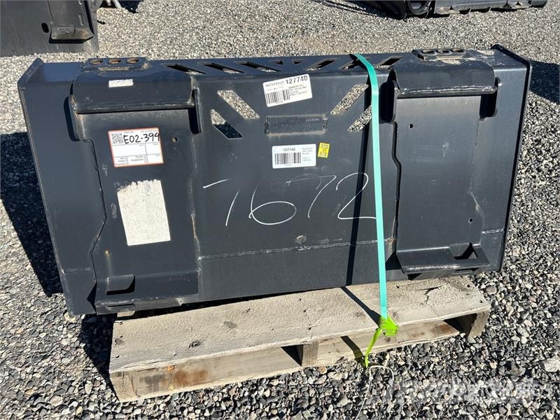 Bobcat 44 in Skid Steer Bucket (Unused) Kanalak