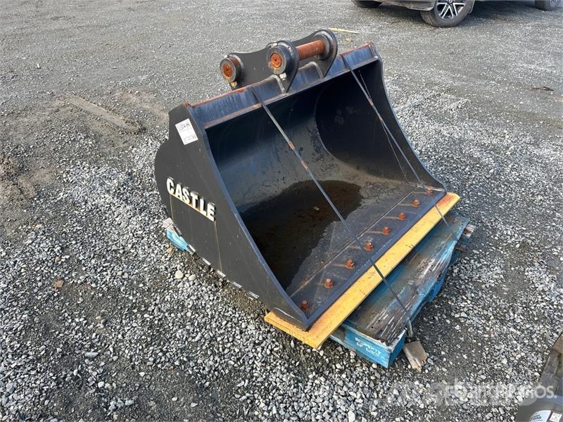 Bobcat 48 in Cleanup Excavator Bucket (Unused) Godet