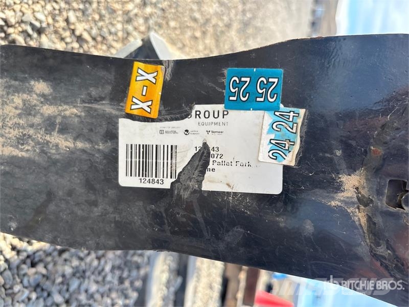 Bobcat 48 in Skid Steer Fork Attachment (Unused) Šakės