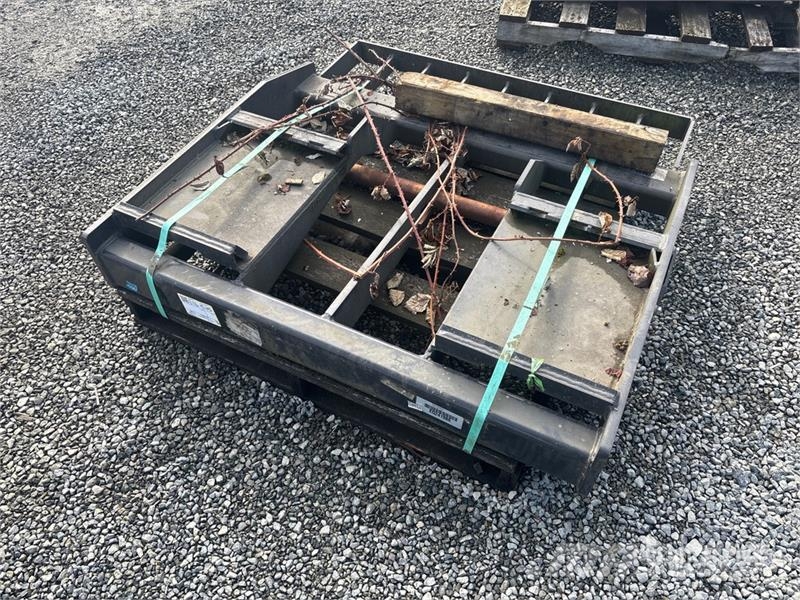Bobcat 48 in Skid Steer Fork Frame Trukkihaarukat
