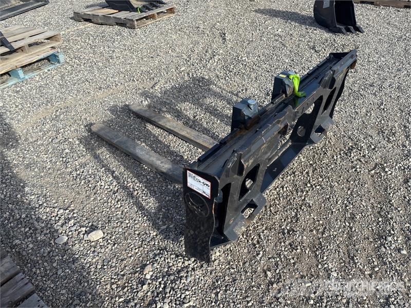 Bobcat 48 in Skid Steer Fork Attachment (Unused) Šakės