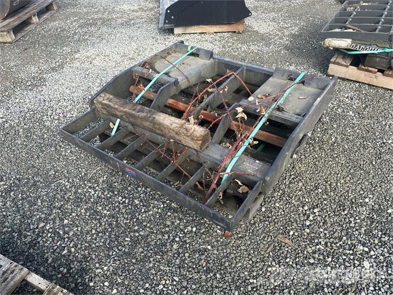 Bobcat 48 in Skid Steer Fork Frame Trukkihaarukat