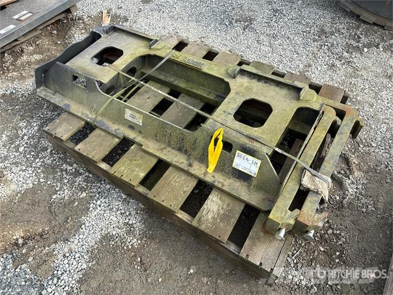 Bobcat 48 in Skid Steer Forks (Unused) Vilice