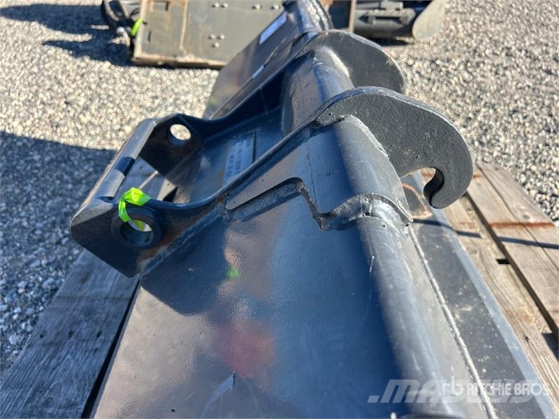 Bobcat 52 in Cleanup Excavator Bucket (Unused) Kanalak