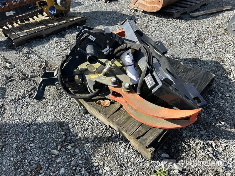 Bobcat 56 in Log Skid Steer Grapple (Unused) Grappin