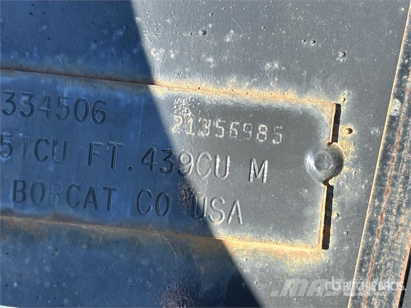 Bobcat 60 in Cleanup Excavator Bucket (Unused) Kanalak