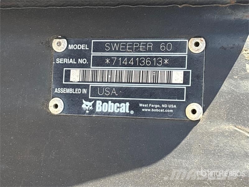 Bobcat 60 in Skid Steer Sweeper Bürsten