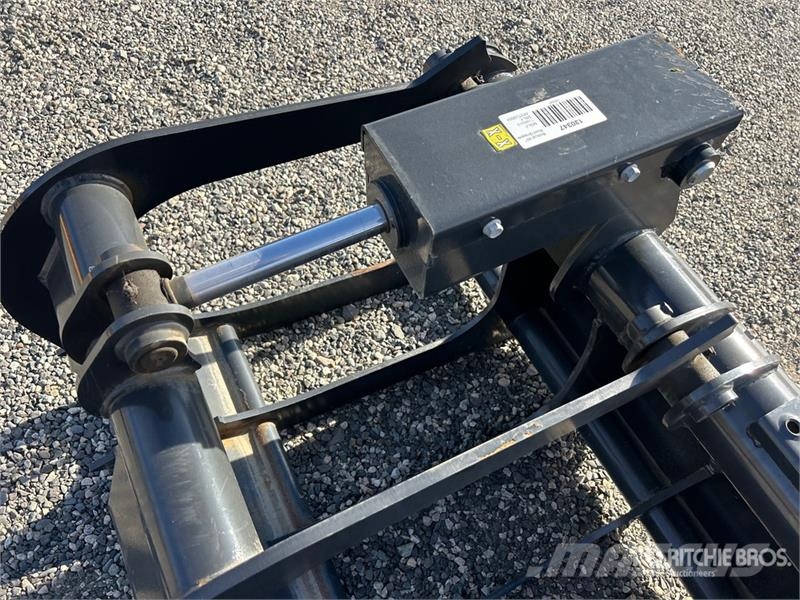 Bobcat 66 in Root Skid Steer Grapple (Unused) Griebtuvai