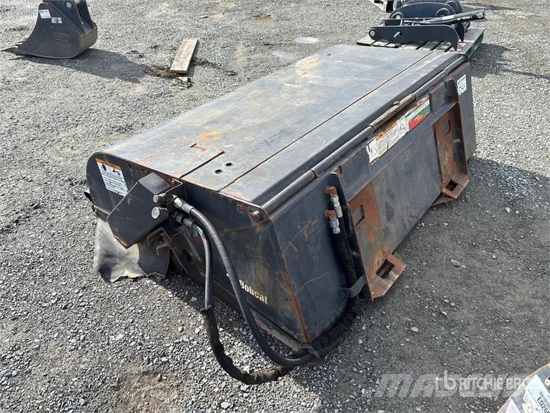 Bobcat 72 in Sweeper Attachment Borstels