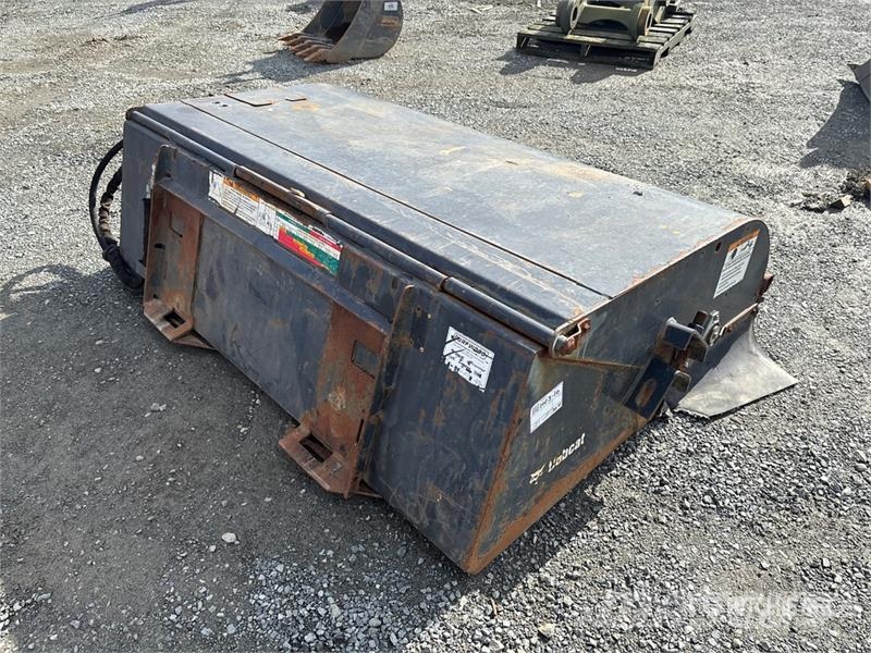 Bobcat 72 in Sweeper Attachment Borstels