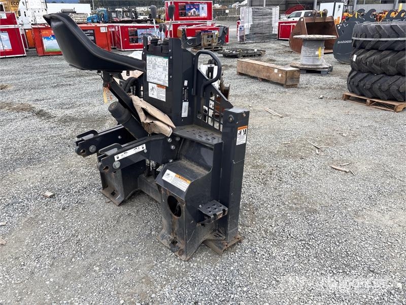 Bobcat 7BH 38 in Skid Steer Backhoe Utovarne korpe