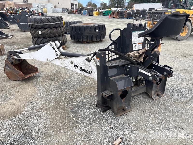Bobcat 7BH 38 in Skid Steer Backhoe Utovarne korpe