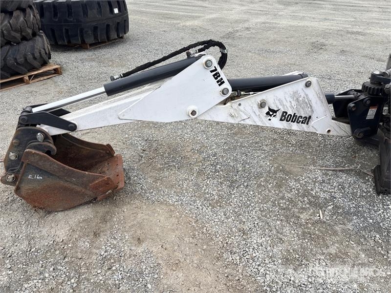Bobcat 7BH 38 in Skid Steer Backhoe Utovarne korpe
