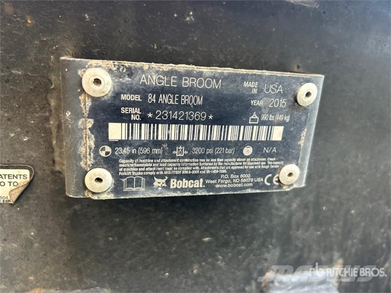 Bobcat 84 in Angle Skid Steer Broom فرش