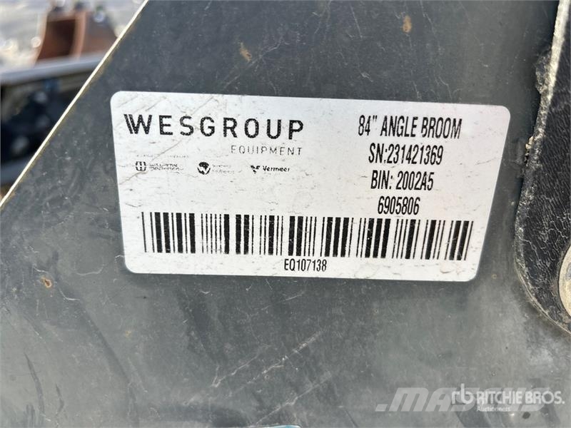 Bobcat 84 in Angle Skid Steer Broom فرش