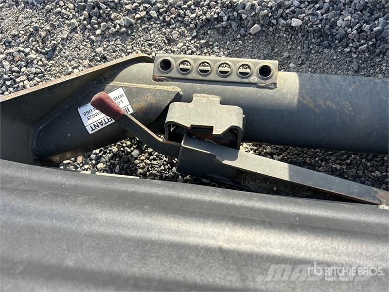 Bobcat 84 in Angle Skid Steer Broom فرش