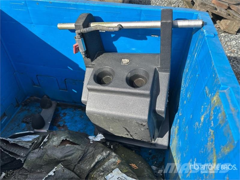 Bobcat Attachment (assorted hoses and small Ammann water  Overige componenten