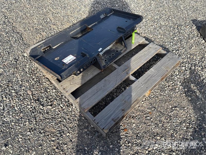 Bobcat HB880/980 Skid Steer Attachment Mounting Plate (Un Drugi deli