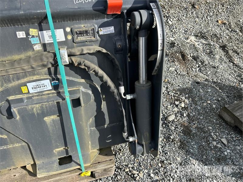 Bobcat L85 74 in Multi-Purpose Combo bucket Skid Steer Bu Baldes
