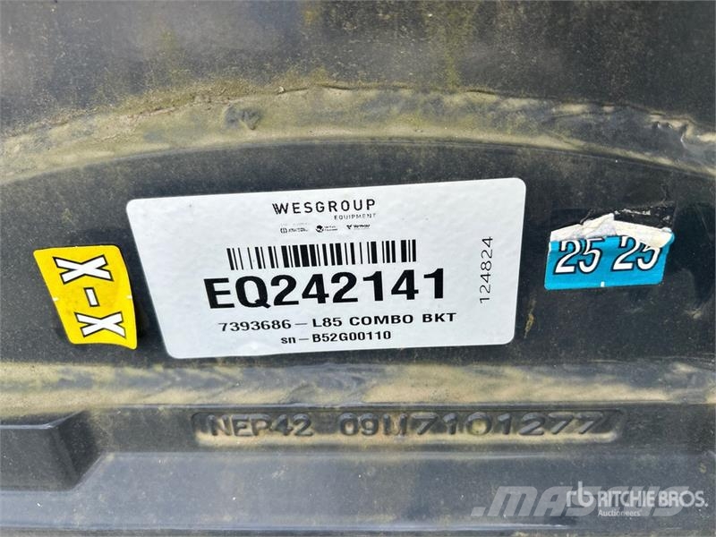 Bobcat L85 74 in Q/C Combo bucket Combo Skid Steer Bucket Godet