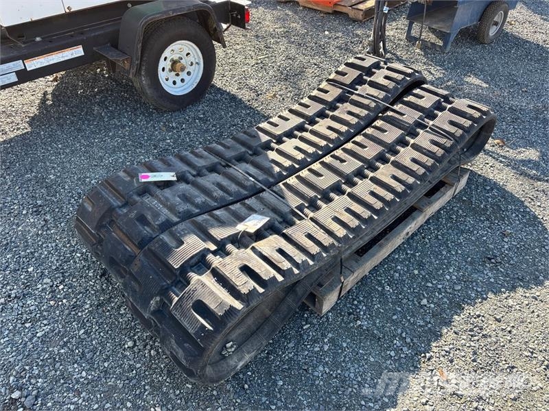 Bobcat of (2) Bobcat 17.5 in Rubber Tracks Drugi deli