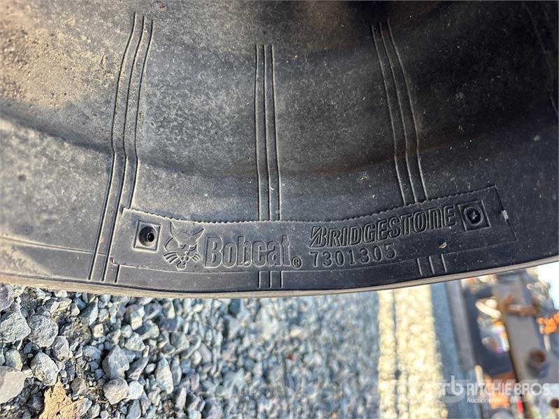 Bobcat of (2) Bobcat 17.5 in Rubber Tracks Drugi deli