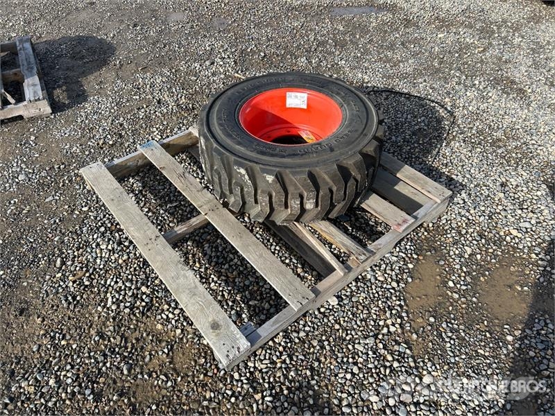 Bobcat of Bobcat 12-16.5 HD R Tires (Unused) Gume, kolesa in platišča