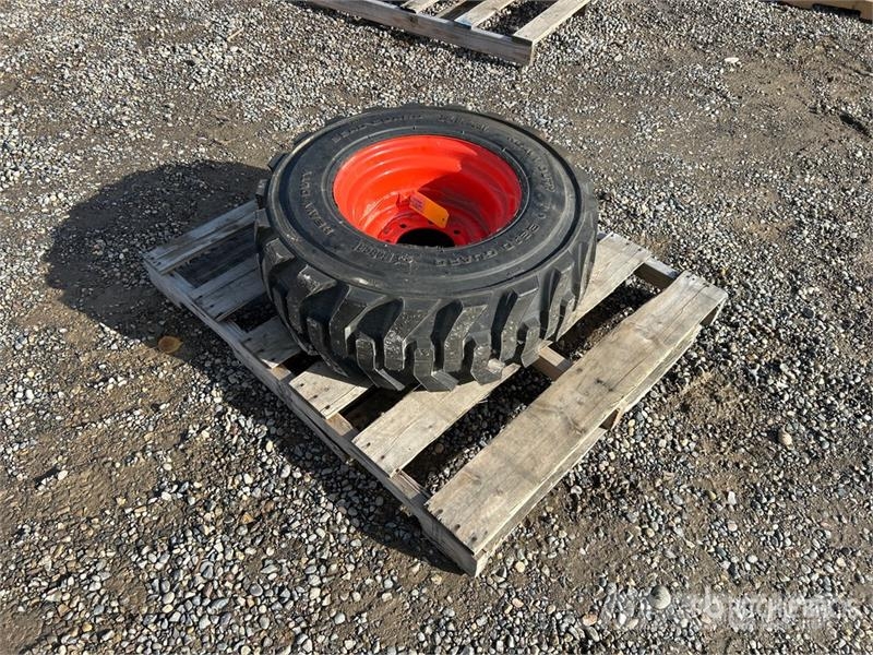 Bobcat of Bobcat 12-16.5 HD R Tires (Unused) Gume, kolesa in platišča
